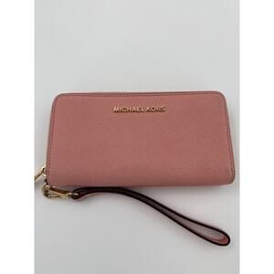 MKLW101: Michael Kors Jet Set Wristlet